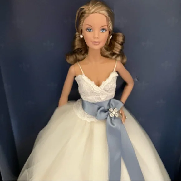 MONIQUE LHUILLIER Platinum Label Blonde Bride Barbie Collector Doll 2006 NIB - Picture 7 of 16